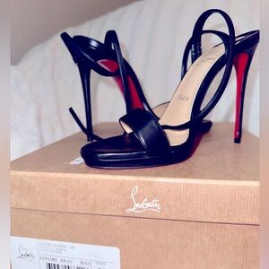 Christian Louboutin Queen Loubi